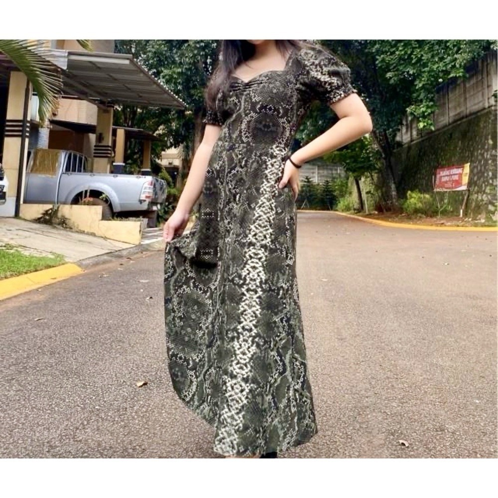 H&M Snakeskin Square Neck Puff Sleeve Side Slit Midi Dress Size 6 Olive Green
